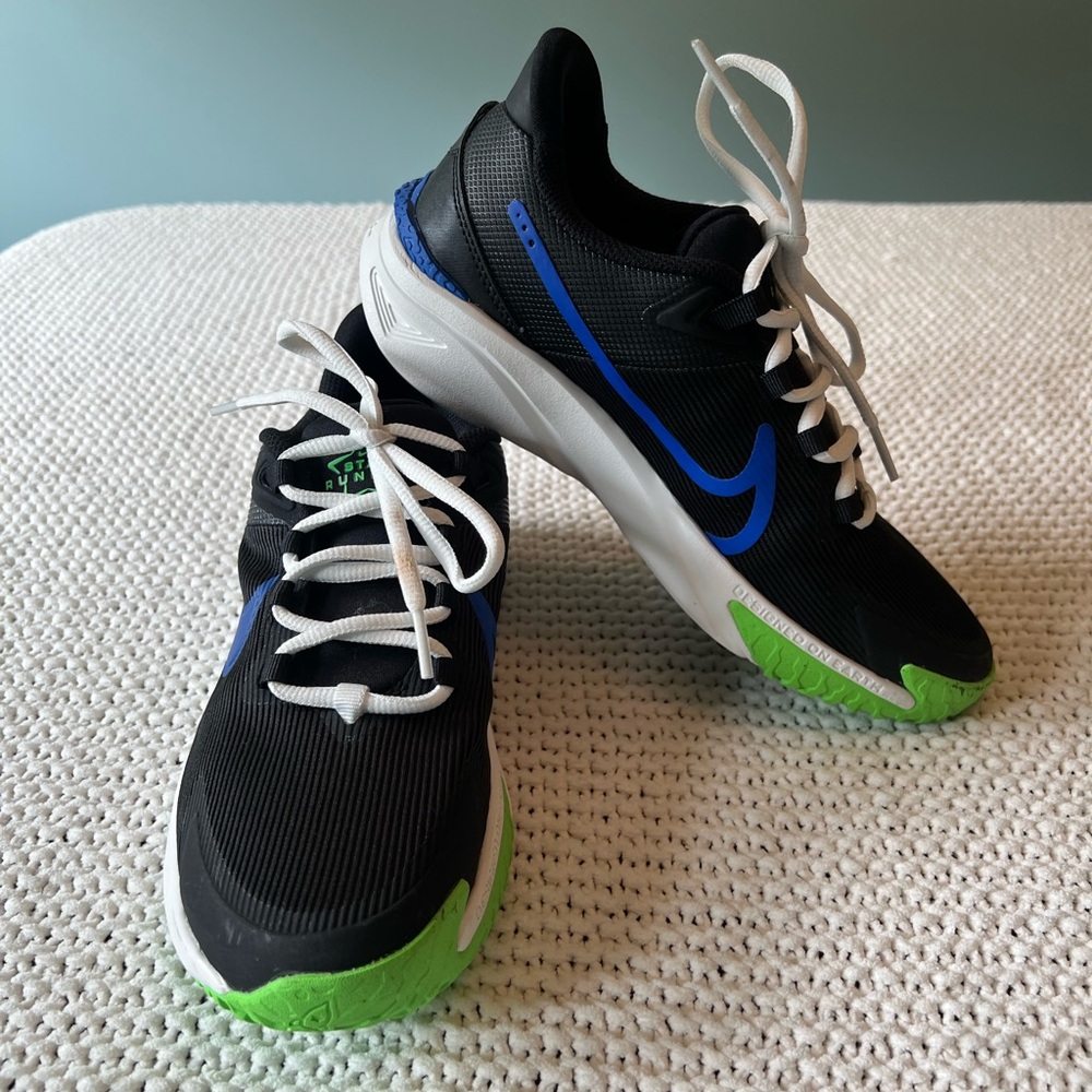 New Without Box Nike Black and Blue Sneakers with Green Accents